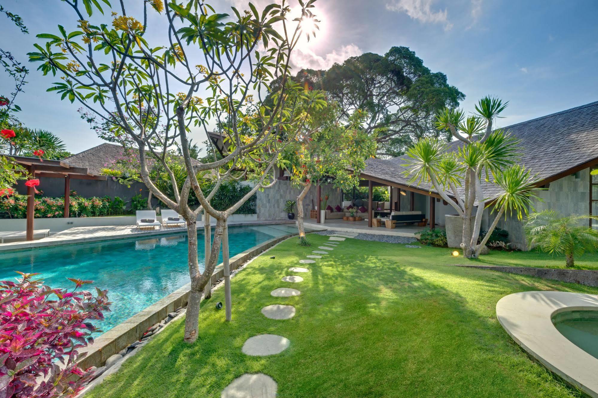The Layar - Designer Villas And Spa, Chse Certified Семиньяк Экстерьер фото